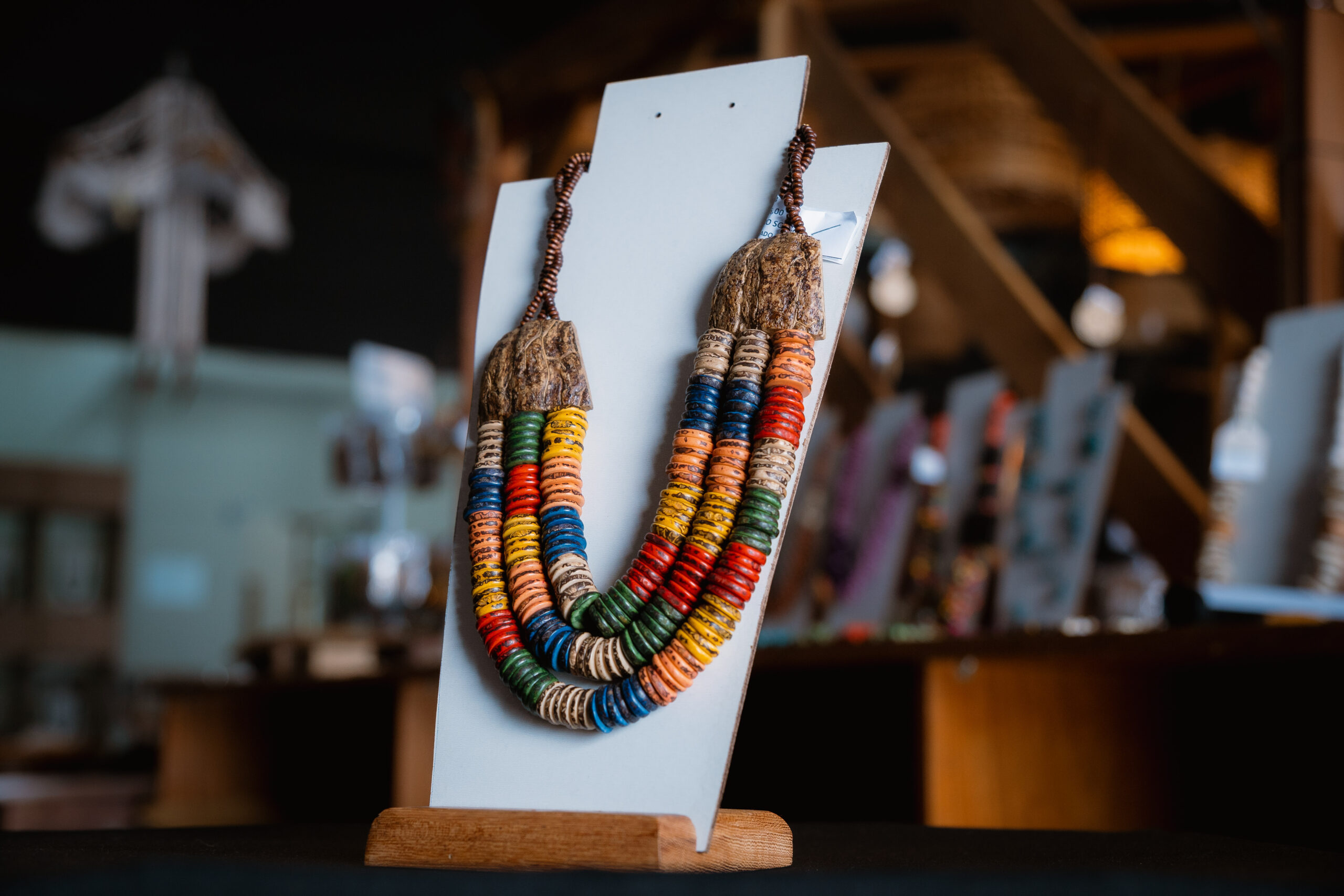 Artesãos do Acre exibem peças na Casa do Artesanato Acreano em Rio Branco