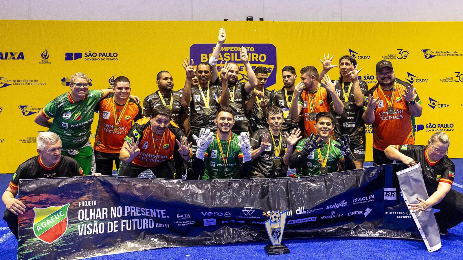 Equipe da AGAFUC comemora o título brasileiro em 2025