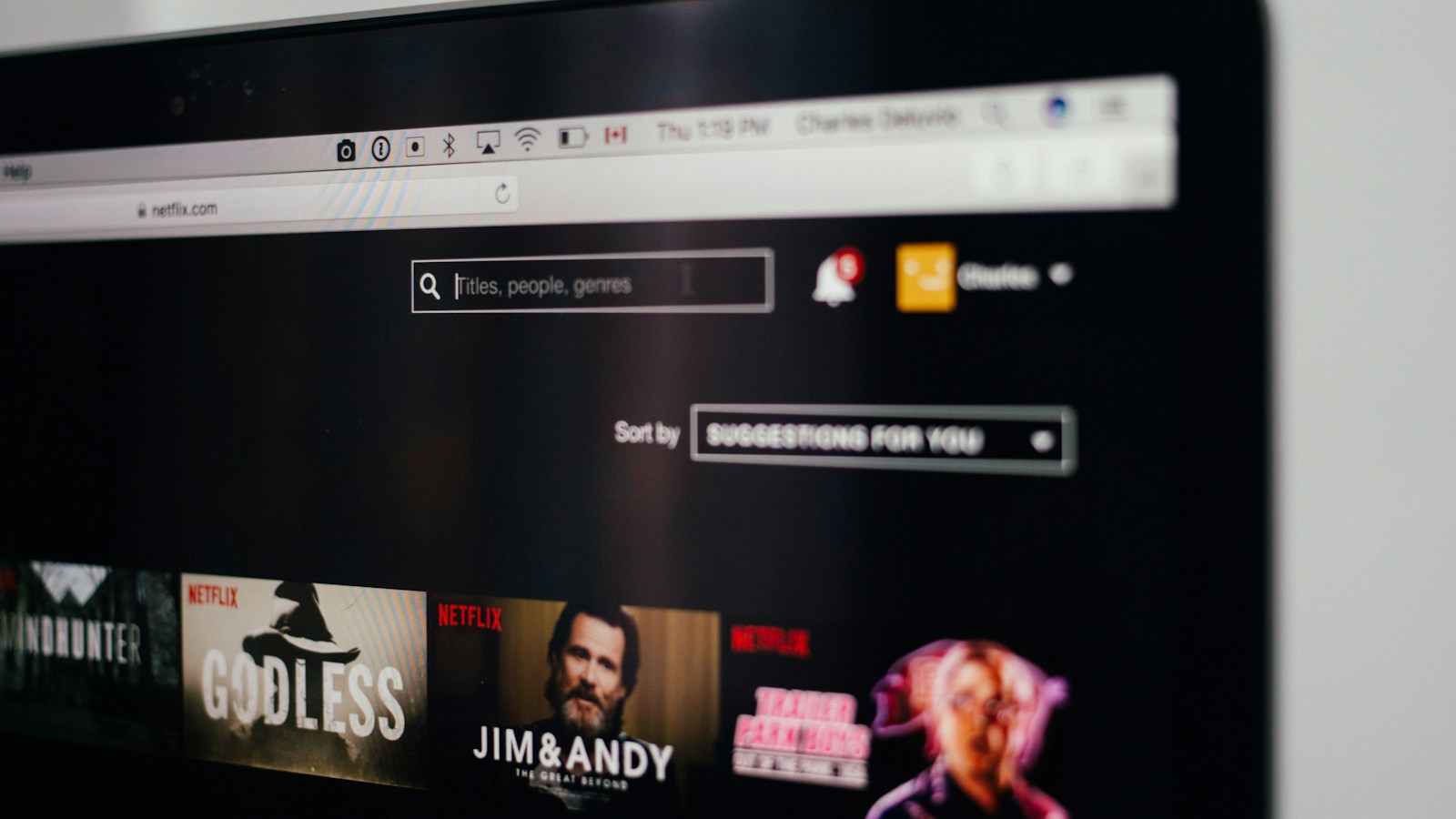 Catálogo da Netflix exibido na tela de um computador — fotografia de arquivo de 2017